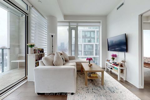 Photo 3 at 905 - 5 Soudan Avenue, Mount Pleasant West, Toronto