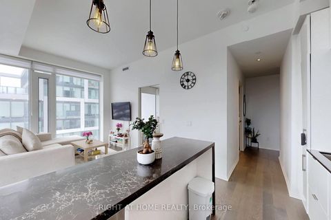 Photo 11 at 905 - 5 Soudan Avenue, Mount Pleasant West, Toronto