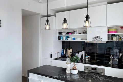 Photo 13 at 905 - 5 Soudan Avenue, Mount Pleasant West, Toronto