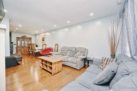 Photo 5 at 7001 Chigwel Court, Malton, Mississauga