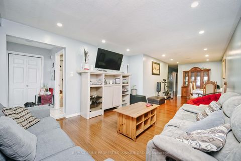 Photo 6 at 7001 Chigwel Court, Malton, Mississauga