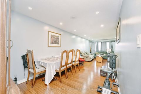 Photo 7 at 7001 Chigwel Court, Malton, Mississauga