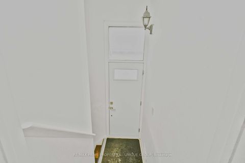 Photo 24 at 7001 Chigwel Court, Malton, Mississauga