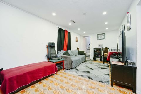 Photo 28 at 7001 Chigwel Court, Malton, Mississauga