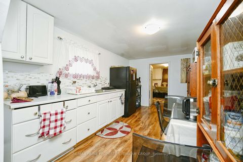 Photo 34 at 7001 Chigwel Court, Malton, Mississauga