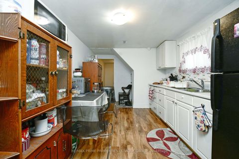 Photo 36 at 7001 Chigwel Court, Malton, Mississauga