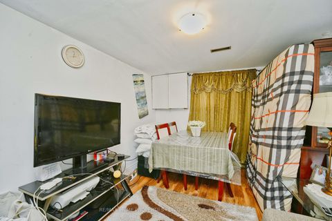 Photo 40 at 7001 Chigwel Court, Malton, Mississauga