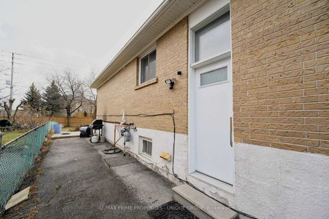 Photo 42 at 7001 Chigwel Court, Malton, Mississauga