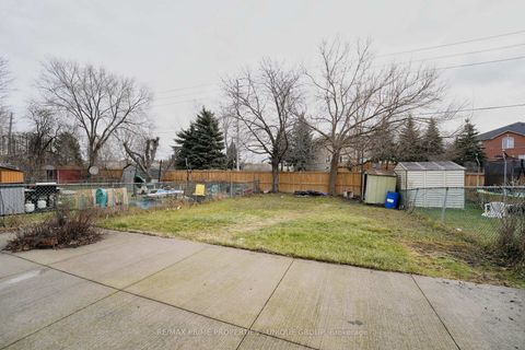 Photo 45 at 7001 Chigwel Court, Malton, Mississauga