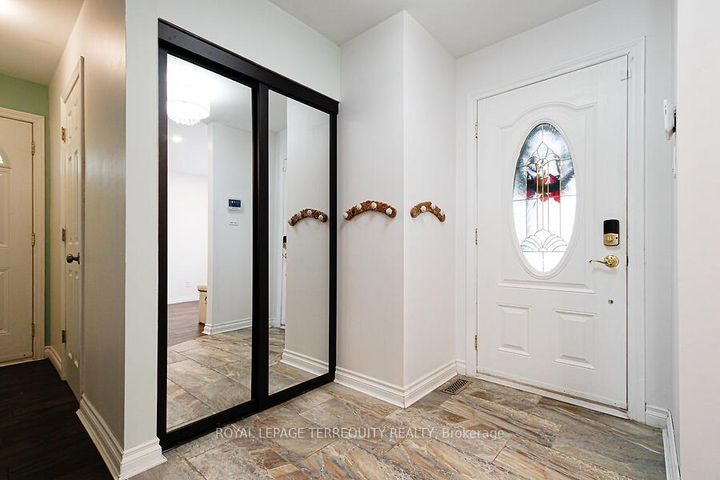 Photo 2 at 3068 Cantelon Crescent, Meadowvale, Mississauga