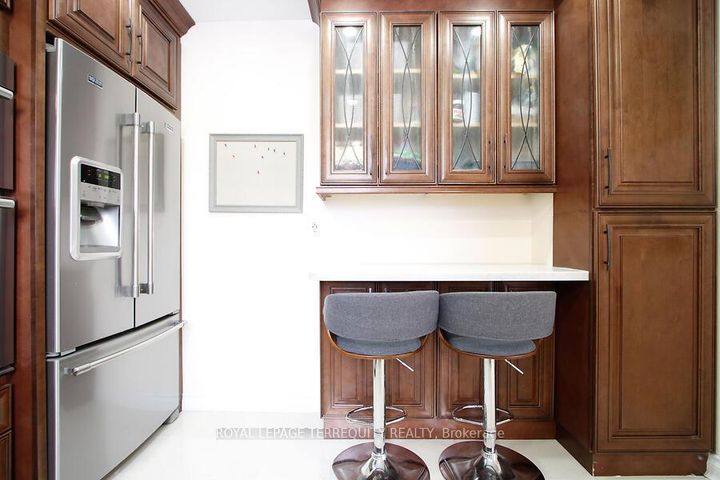 Photo 10 at 3068 Cantelon Crescent, Meadowvale, Mississauga