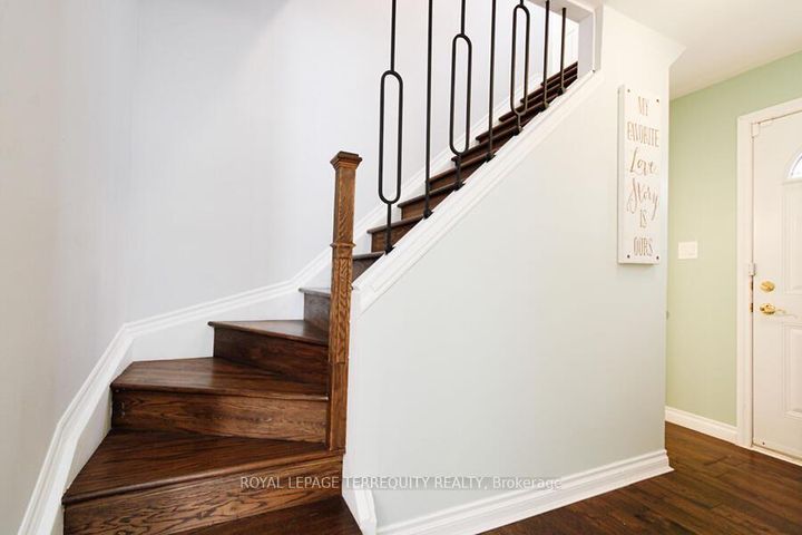 Photo 12 at 3068 Cantelon Crescent, Meadowvale, Mississauga