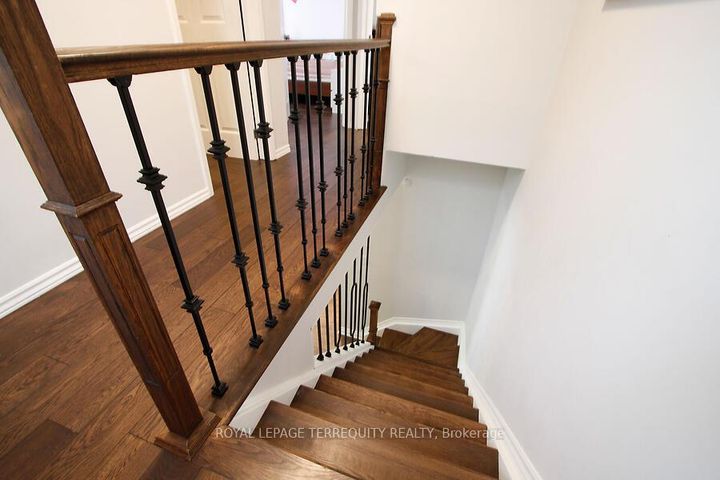 Photo 13 at 3068 Cantelon Crescent, Meadowvale, Mississauga