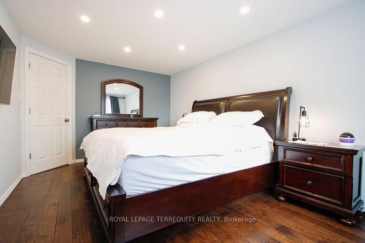 Photo 17 at 3068 Cantelon Crescent, Meadowvale, Mississauga