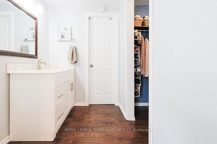 Photo 19 at 3068 Cantelon Crescent, Meadowvale, Mississauga