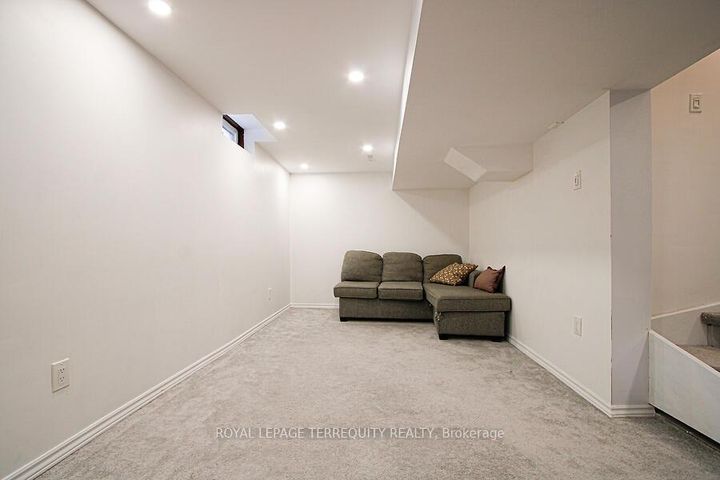 Photo 24 at 3068 Cantelon Crescent, Meadowvale, Mississauga