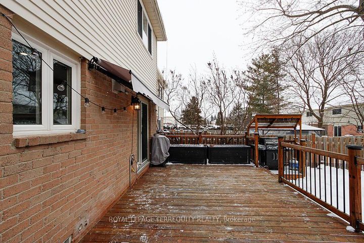 Photo 32 at 3068 Cantelon Crescent, Meadowvale, Mississauga
