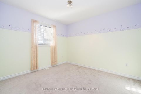 Photo 24 at 25 Dunnett Drive, Ardagh, Barrie