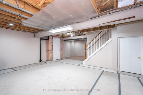 Photo 32 at 25 Dunnett Drive, Ardagh, Barrie