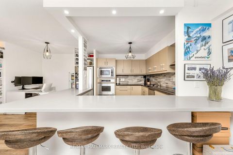 Photo 10 at 203 - 212 St George Street, Annex, Toronto