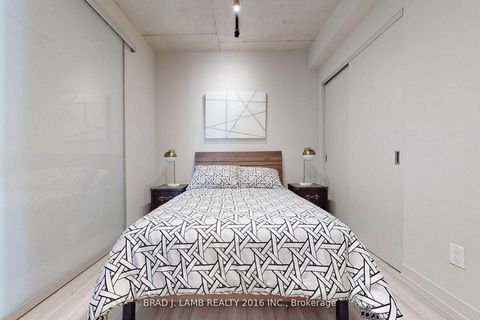 Photo 10 at 1601 - 458 Richmond Street W, Waterfront Communities C1, Toronto