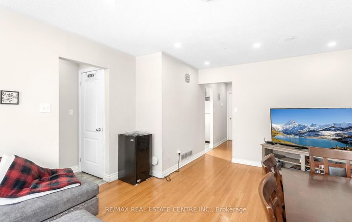 Photo 5 at 1 Tindale Road, Madoc, Brampton