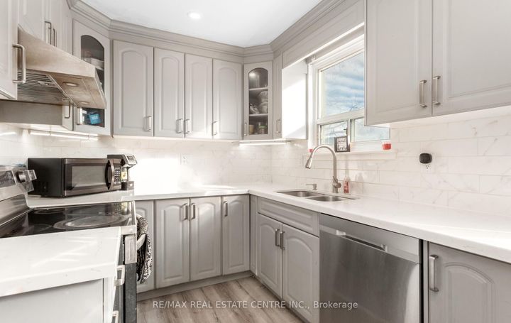 Photo 7 at 1 Tindale Road, Madoc, Brampton