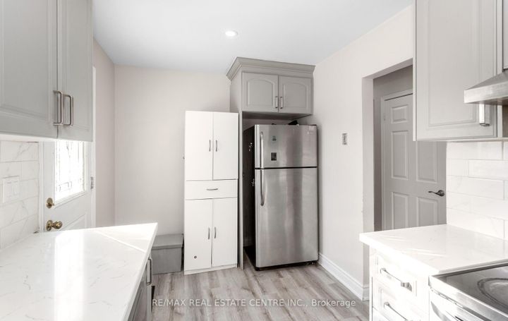 Photo 10 at 1 Tindale Road, Madoc, Brampton