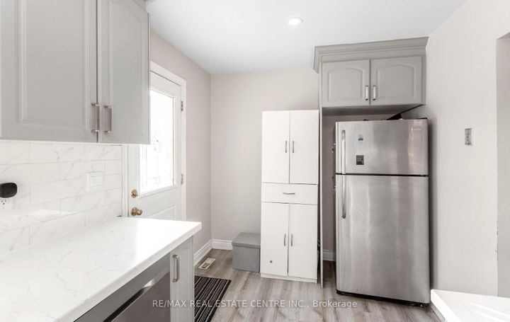 Photo 11 at 1 Tindale Road, Madoc, Brampton