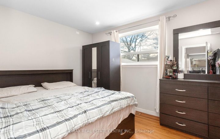 Photo 12 at 1 Tindale Road, Madoc, Brampton