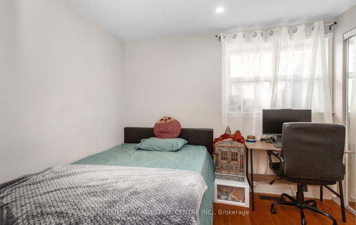 Photo 15 at 1 Tindale Road, Madoc, Brampton