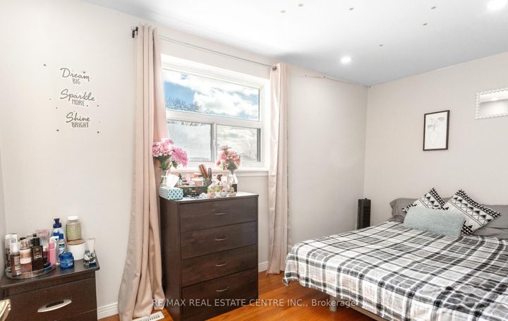 Photo 17 at 1 Tindale Road, Madoc, Brampton