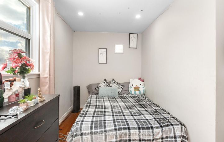 Photo 18 at 1 Tindale Road, Madoc, Brampton