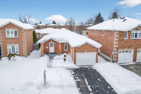 Photo 2 at 30 Mcveigh Drive, Northwest, Barrie