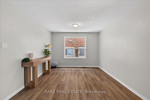 Photo 4 at 30 Mcveigh Drive, Northwest, Barrie