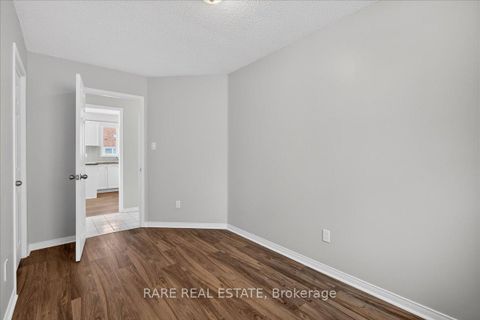 Photo 5 at 30 Mcveigh Drive, Northwest, Barrie