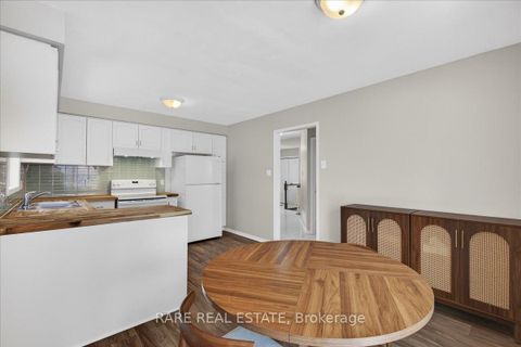 Photo 6 at 30 Mcveigh Drive, Northwest, Barrie