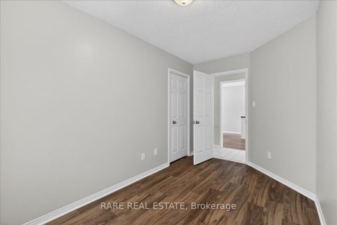 Photo 13 at 30 Mcveigh Drive, Northwest, Barrie