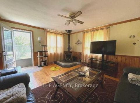 Photo 2 at 56 Sylvan Crescent, Oak Ridges Lake Wilcox, Richmond Hill