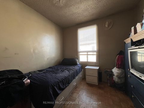 Photo 17 at 4 Locust Street, Mount Dennis, Toronto