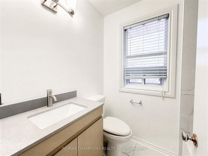 Photo 10 at 68 Nanwood Drive, Bram East, Brampton