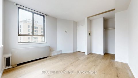 Photo 12 at 1606 - 260 Queens Quay W, Waterfront Communities C1, Toronto