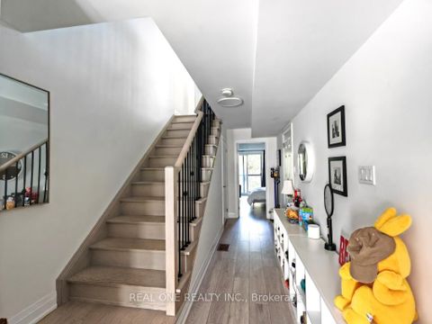 Photo 8 at 19 Woodstream Drive, Clairville, Toronto