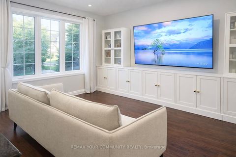 Photo 13 at 14 Faust Ridge, Kleinburg, Vaughan