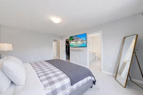 Photo 23 at 14 Faust Ridge, Kleinburg, Vaughan