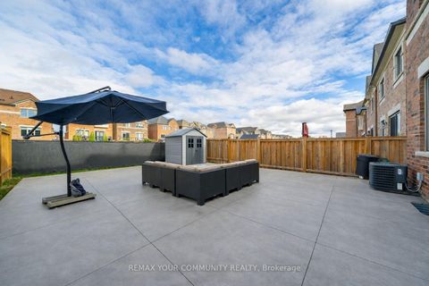 Photo 31 at 14 Faust Ridge, Kleinburg, Vaughan