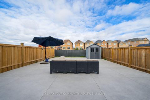 Photo 32 at 14 Faust Ridge, Kleinburg, Vaughan