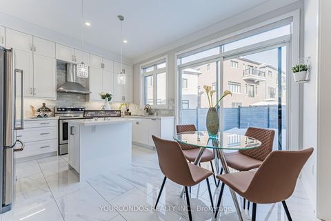 Photo 16 at 18 HARMAN Avenue, Rural Richmond Hill, Richmond Hill