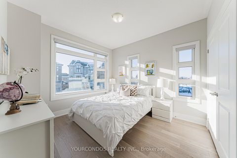 Photo 34 at 18 HARMAN Avenue, Rural Richmond Hill, Richmond Hill