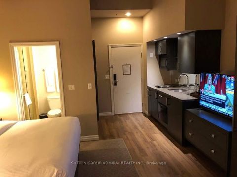 Photo 2 at 723 - 1 King Street W, Bay Street Corridor, Toronto